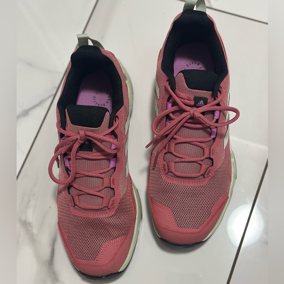 Adidas Running/ walking shoes 
Brand new, just wear once 
Size 8 ladies - Picture 5 of 7